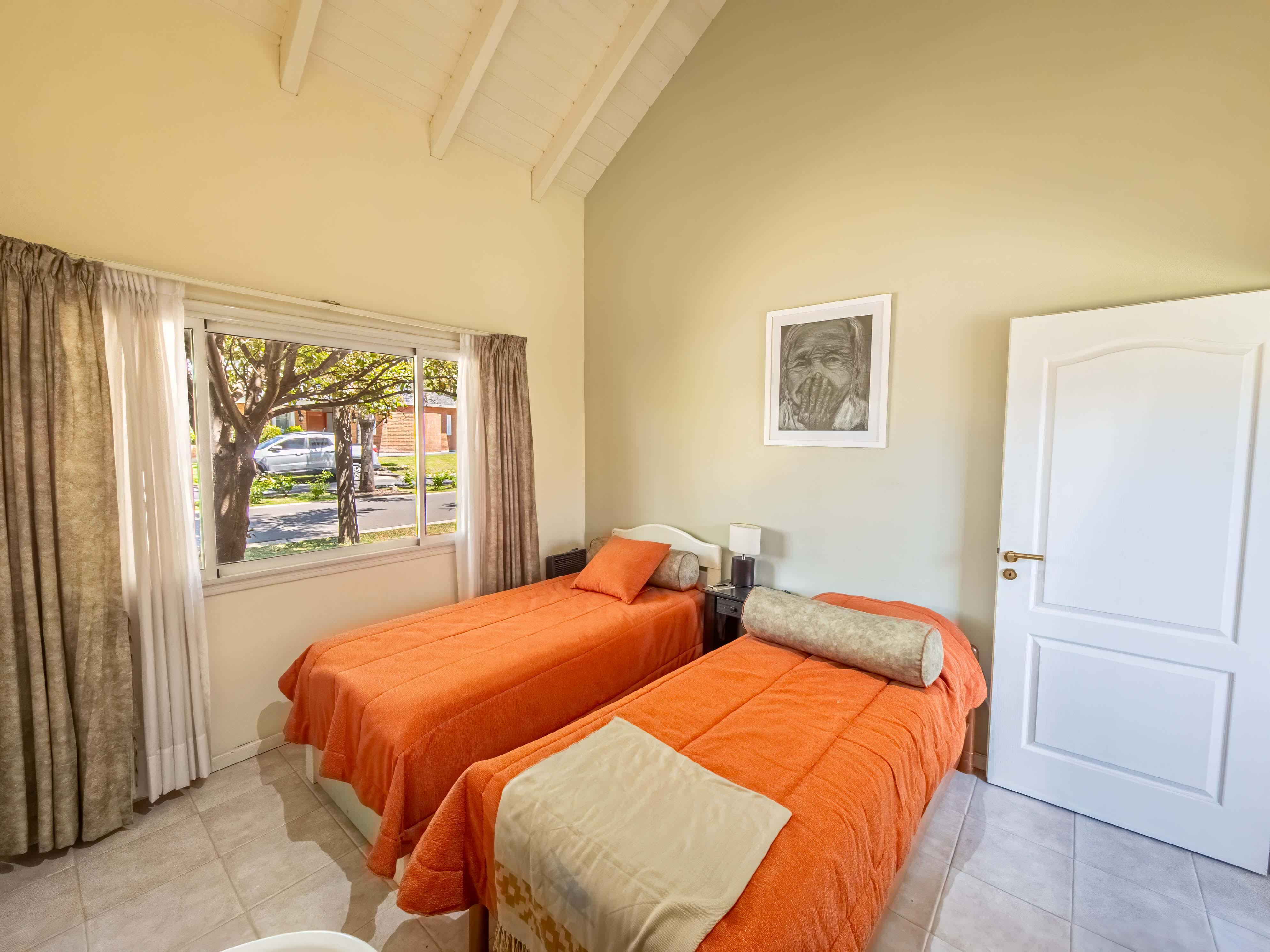 JOYA DE ARQUITECTURA EN COUNTRY JOCKEY CLUB CÓRDOBA  3 Dormitorios, Piscina y Lote Espectacular