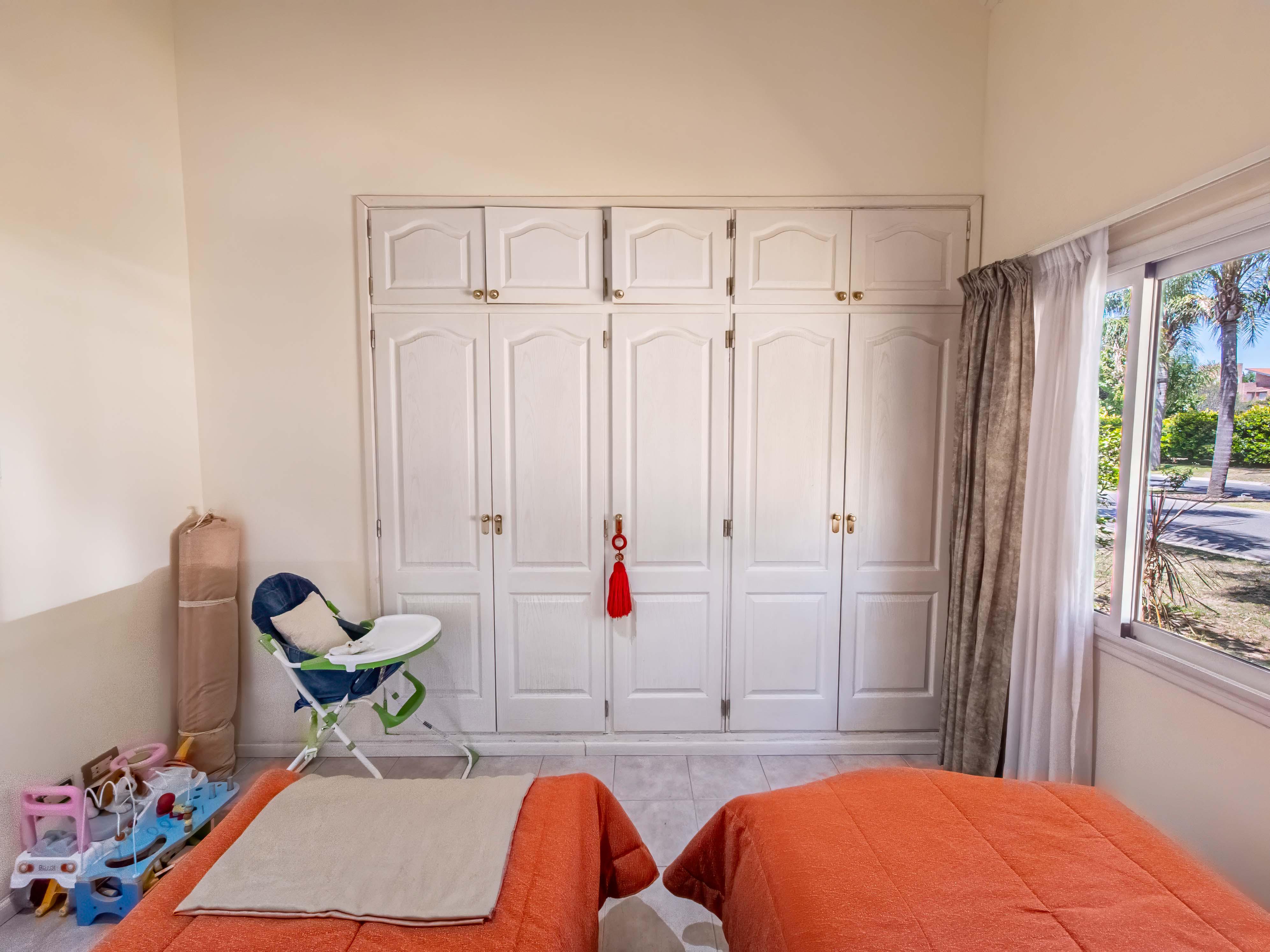 JOYA DE ARQUITECTURA EN COUNTRY JOCKEY CLUB CÓRDOBA  3 Dormitorios, Piscina y Lote Espectacular