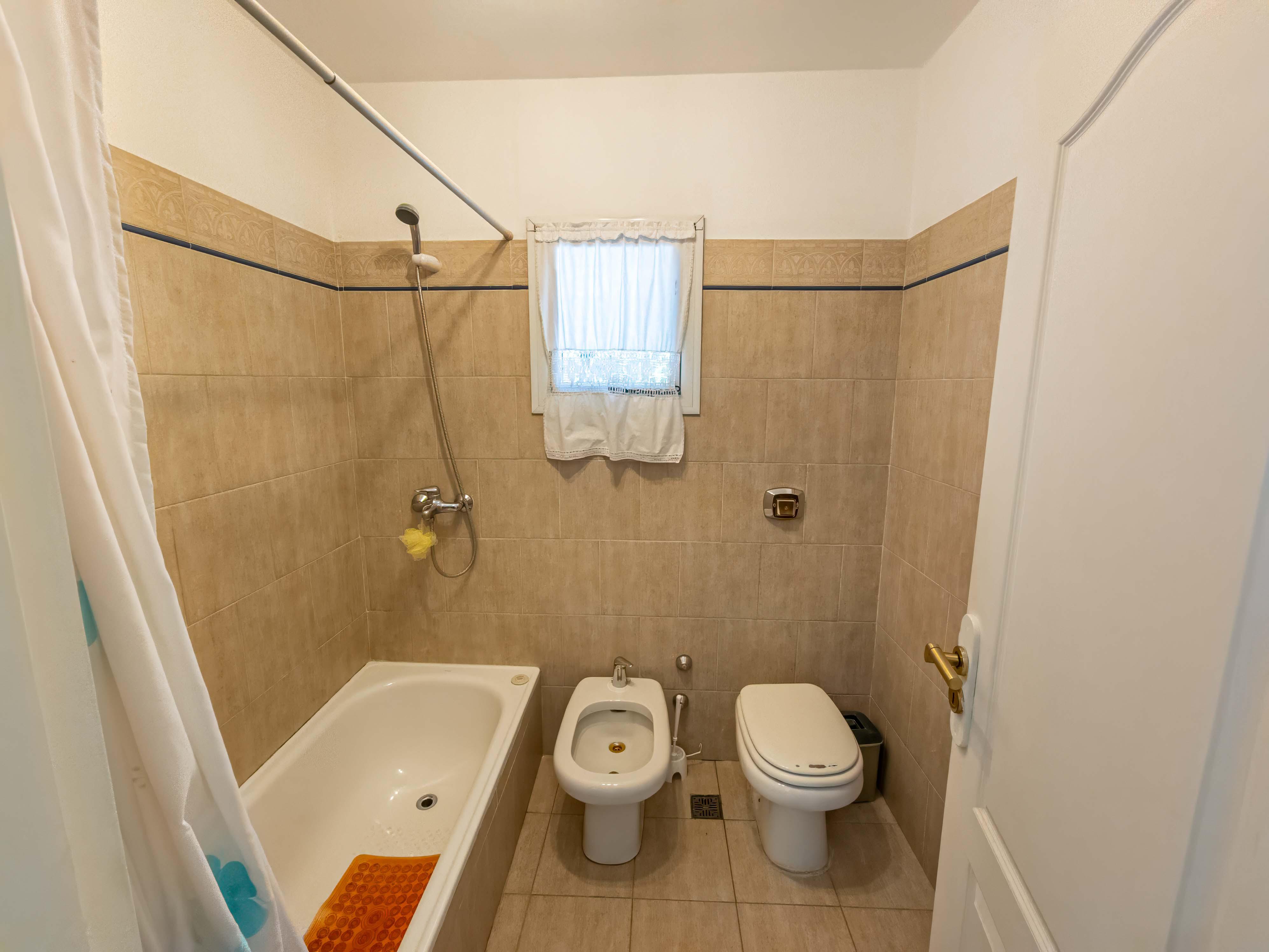 JOYA DE ARQUITECTURA EN COUNTRY JOCKEY CLUB CÓRDOBA  3 Dormitorios, Piscina y Lote Espectacular