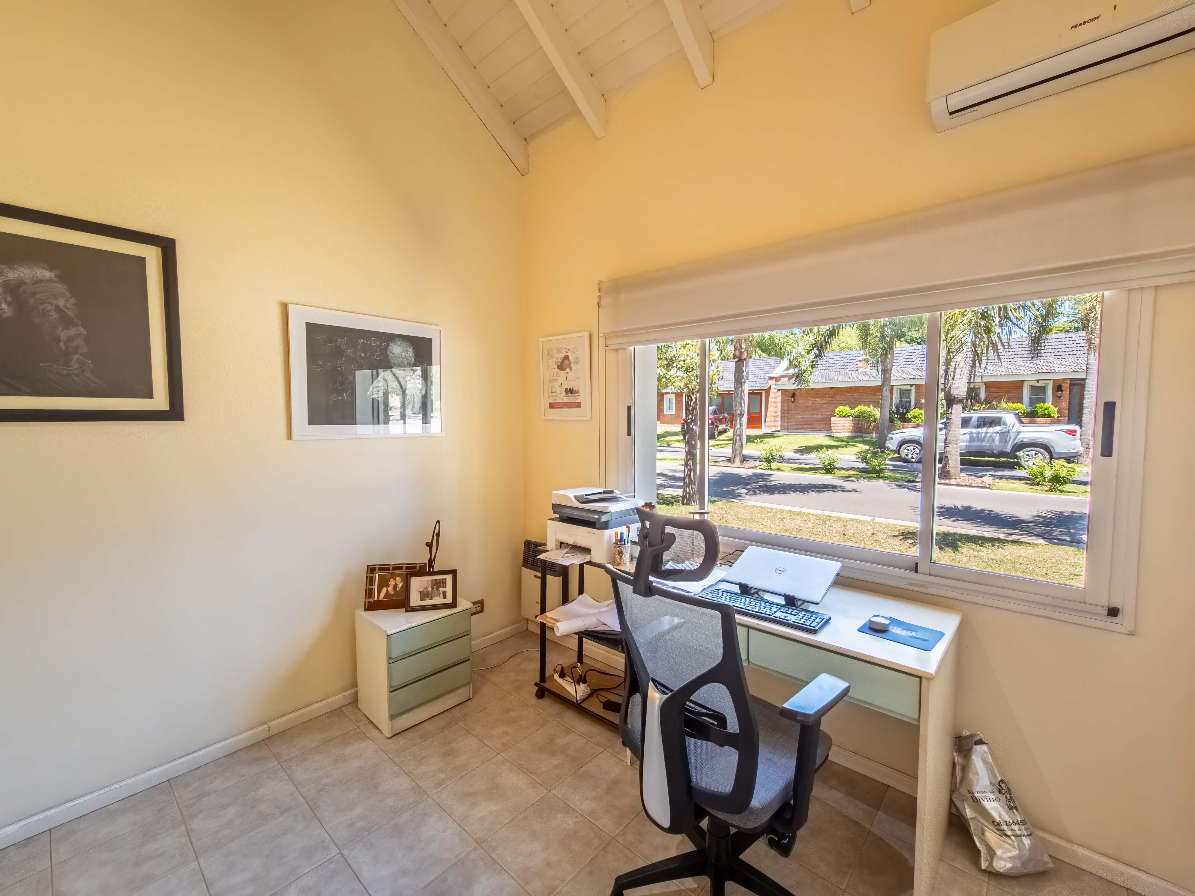 JOYA DE ARQUITECTURA EN COUNTRY JOCKEY CLUB CÓRDOBA  3 Dormitorios, Piscina y Lote Espectacular