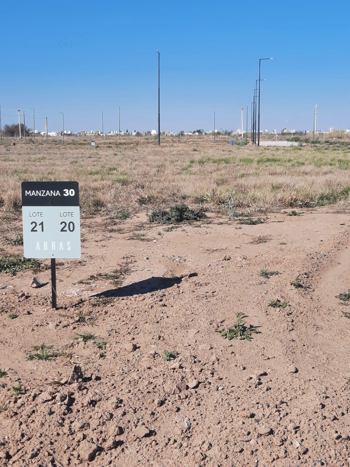 SE VENDE LOTE RESIDENCIAL ABRAS DE MANANTIALES 250MTS
