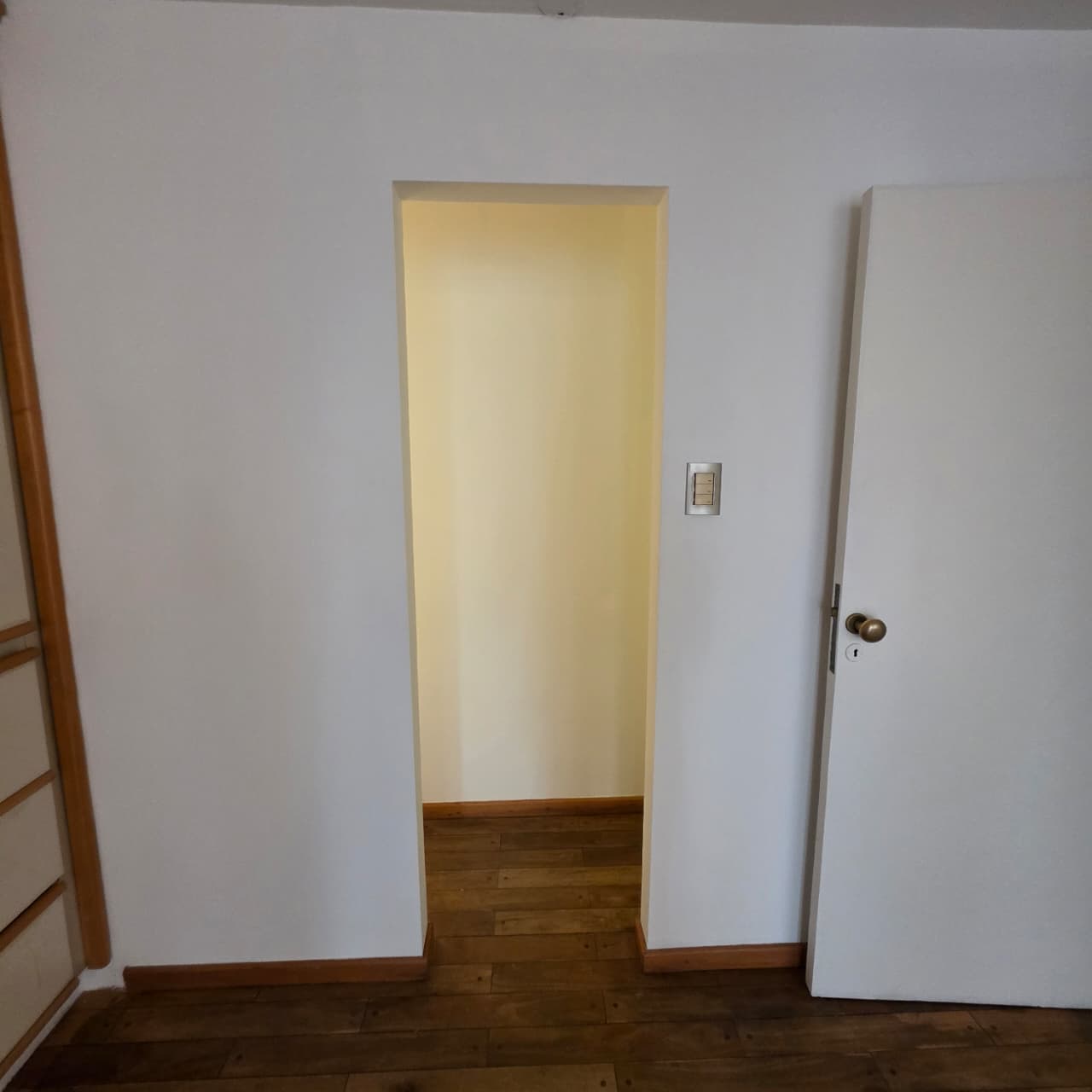 Alquilo Oficina Semi Piso Colon y Cañada