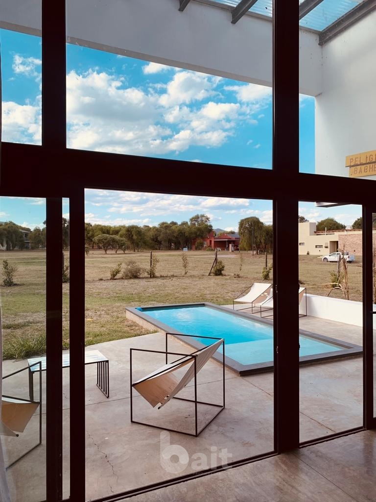 ALQUILO  CASA LOFT  1 DORMITORIO AMOBLADO CON PISICINA BARRIO VALLE DEL GOLF