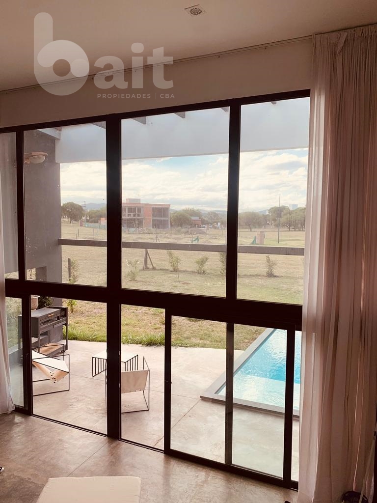 ALQUILO  CASA LOFT  1 DORMITORIO AMOBLADO CON PISICINA BARRIO VALLE DEL GOLF