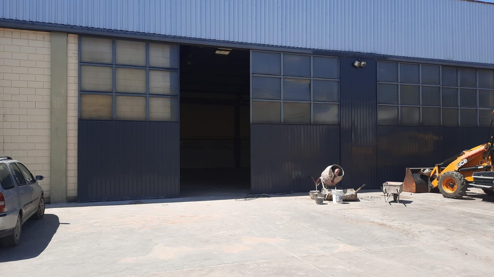 Alquilo Local 400 m2 -Taller- Juan B justo Cordoba