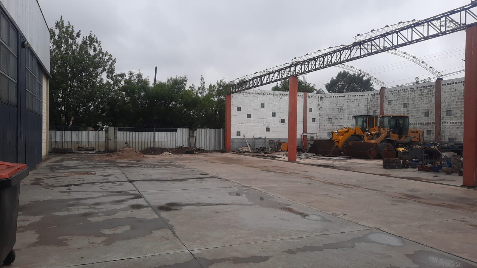 Alquilo Local 400 m2 -Taller- Juan B justo Cordoba