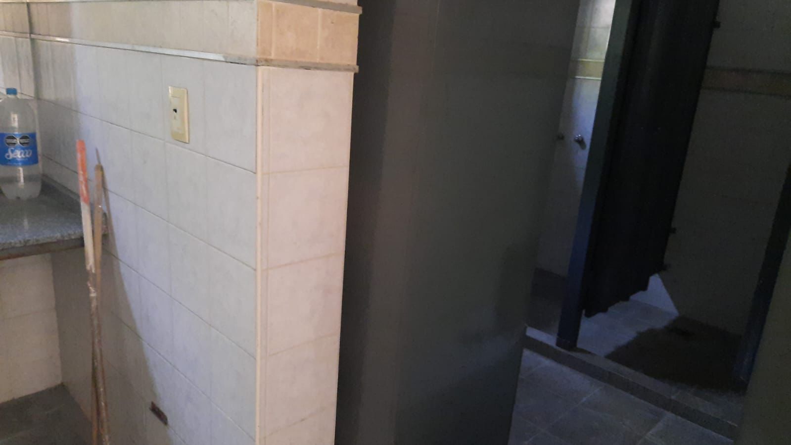 Alquilo Local 400 m2 -Taller- Juan B justo Cordoba