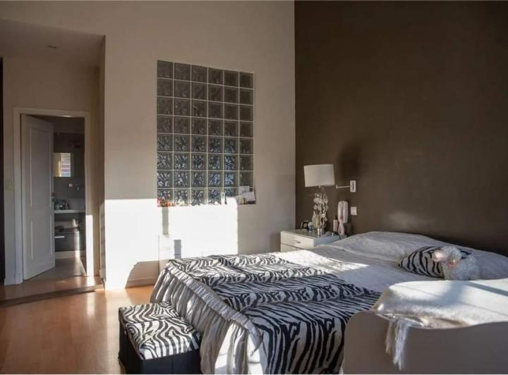 URCA CASA 4 DORM C PILETA - FIN COMERCIAL