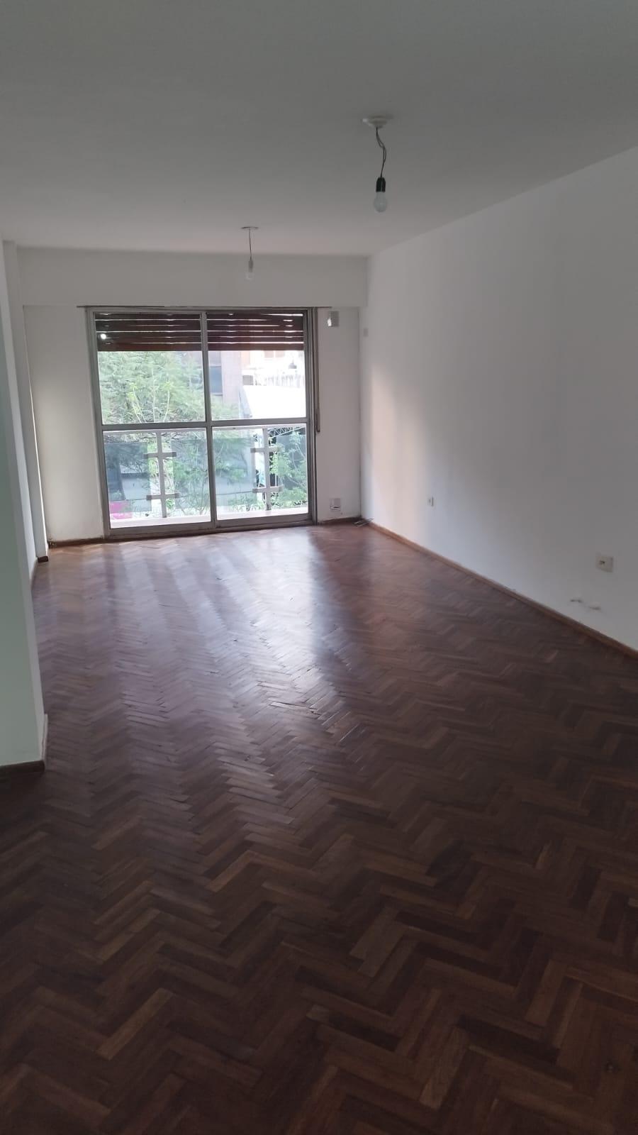 Ideal Estudiantes: 2 Dormitorios en Barrio Centro sobre Bv. Illia, a metros de Nueva Córdoba.