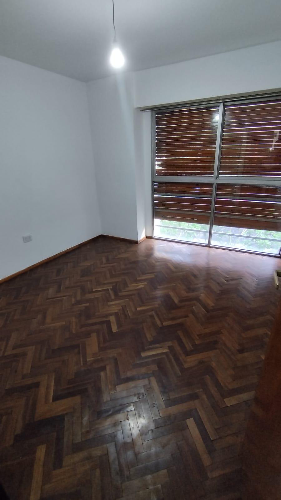 Ideal Estudiantes: 2 Dormitorios en Barrio Centro sobre Bv. Illia, a metros de Nueva Córdoba.