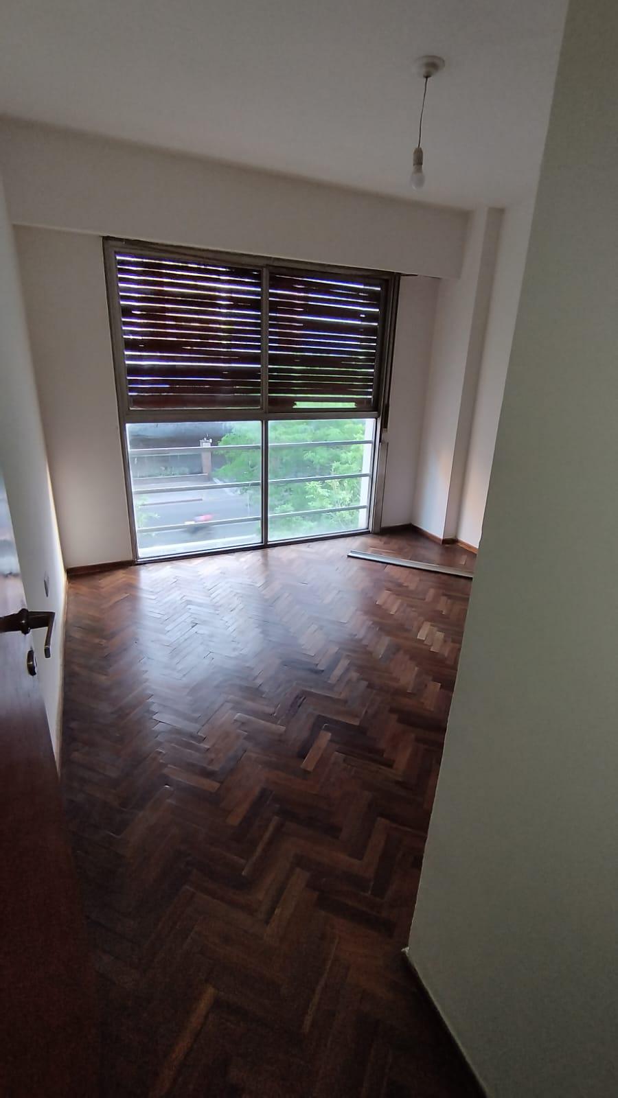 Ideal Estudiantes: 2 Dormitorios en Barrio Centro sobre Bv. Illia, a metros de Nueva Córdoba.