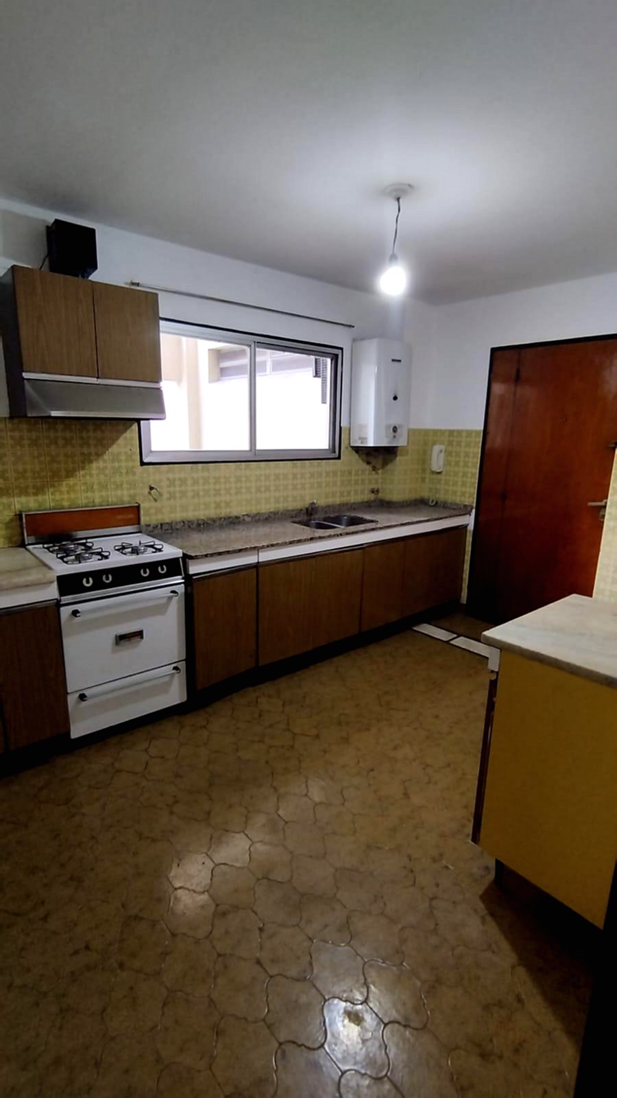 Ideal Estudiantes: 2 Dormitorios en Barrio Centro sobre Bv. Illia, a metros de Nueva Córdoba.