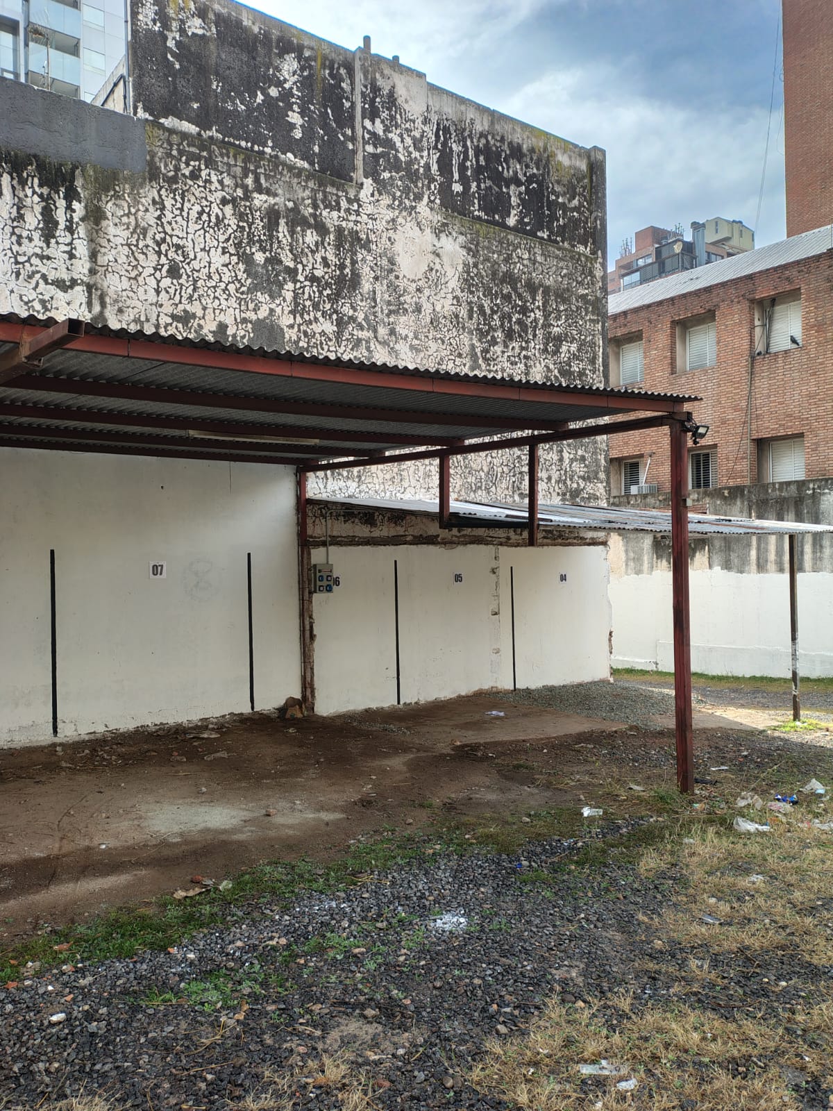 ALQUILER COCHERAS SOBRE BV SAN JUAN ZONA TRIBUNALES