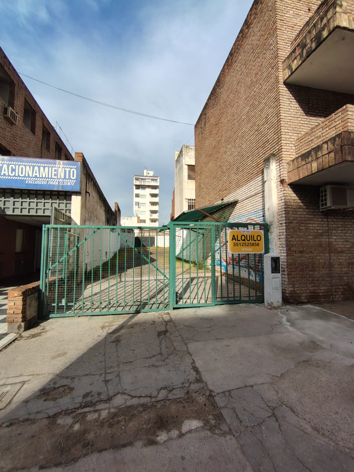 ALQUILER COCHERAS SOBRE BV SAN JUAN ZONA TRIBUNALES