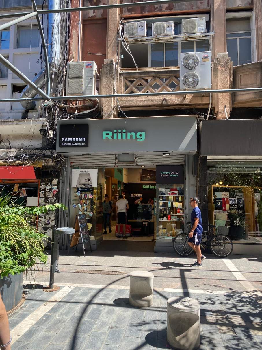 Vidriera En Plena 9 De Julio