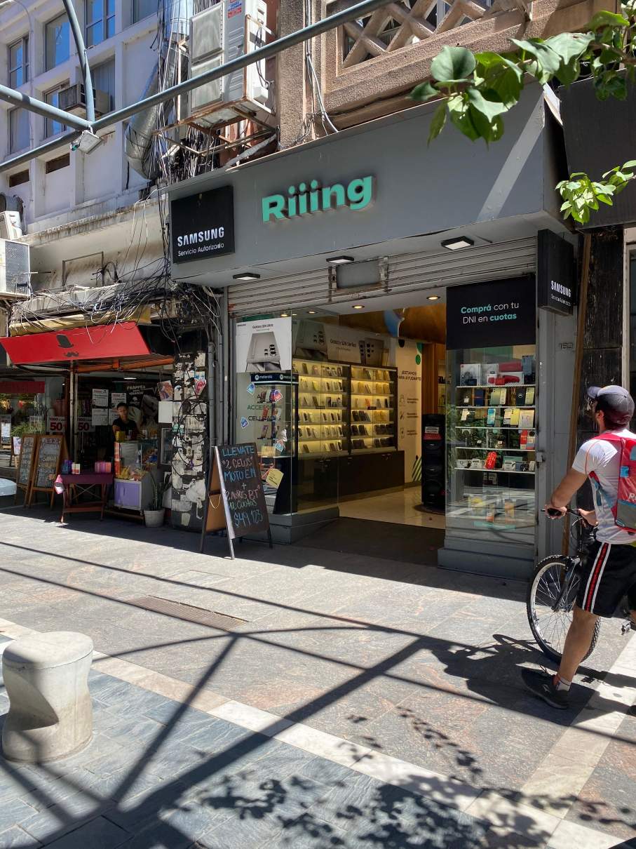 Vidriera En Plena 9 De Julio