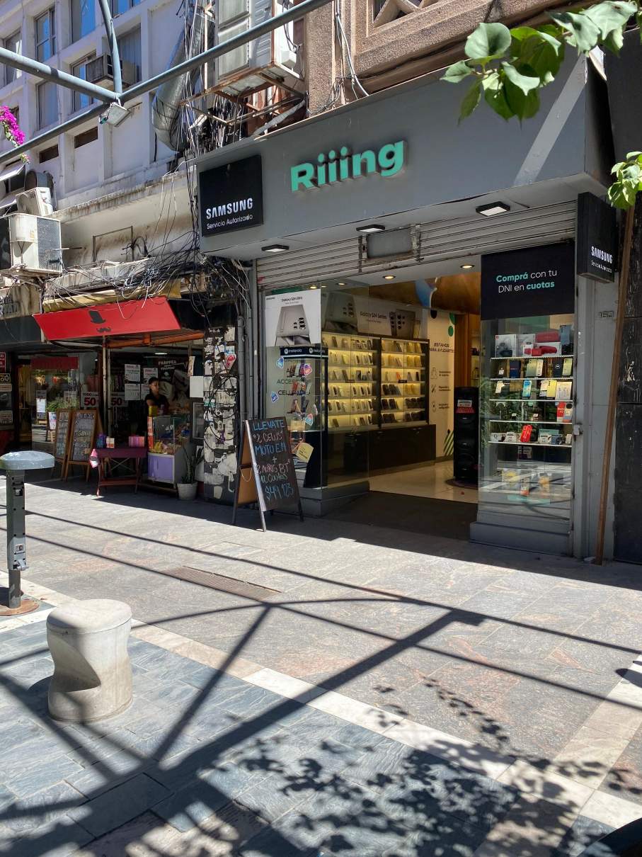 Vidriera En Plena 9 De Julio