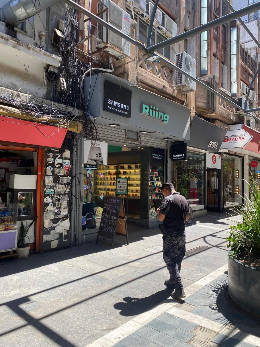 Vidriera En Plena 9 De Julio