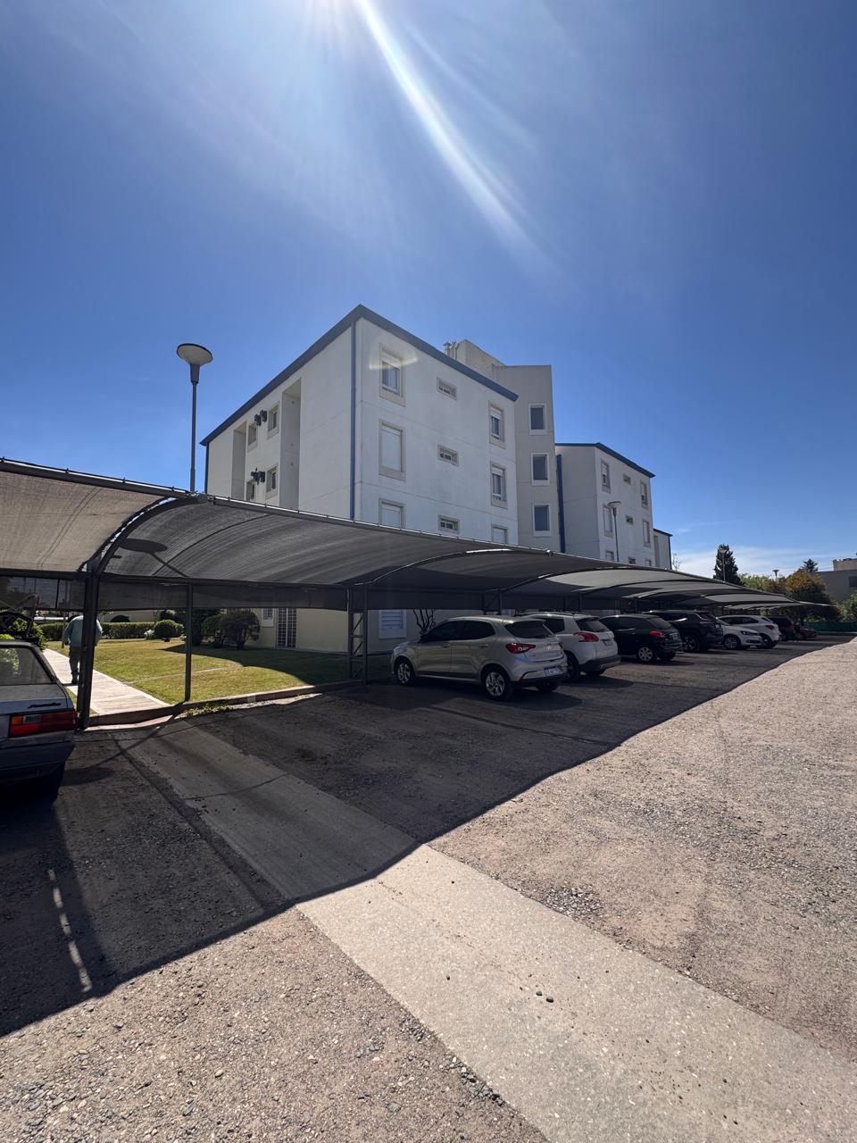 Depto 2 habitaciones con cochera