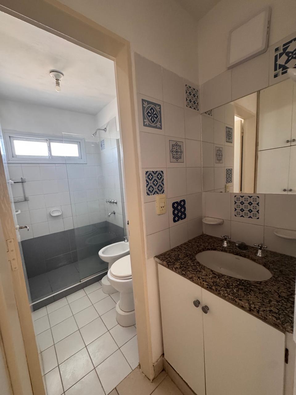 Depto 2 habitaciones con cochera