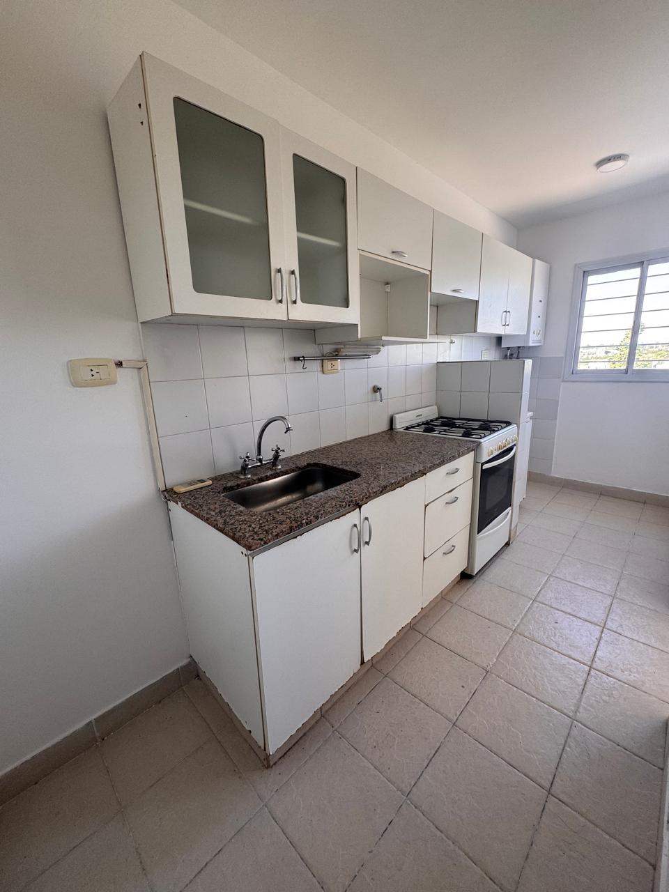 Depto 2 habitaciones con cochera