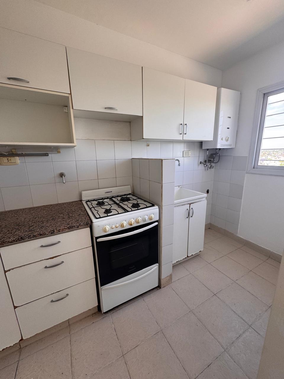 Depto 2 habitaciones con cochera