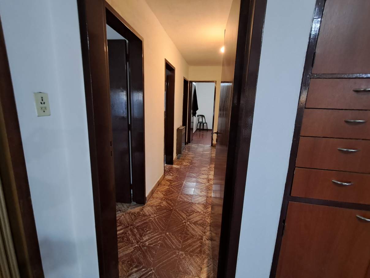 TRES DORMITORIOS MAS DEPENDENCIA Y QUINCHO !!! GRAN PATIO