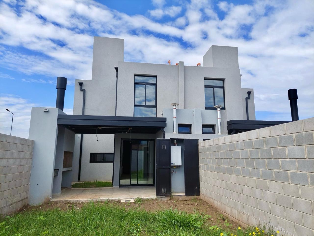 Duplex en Prados De Manantiales - 2 Dorm barrio cerrado