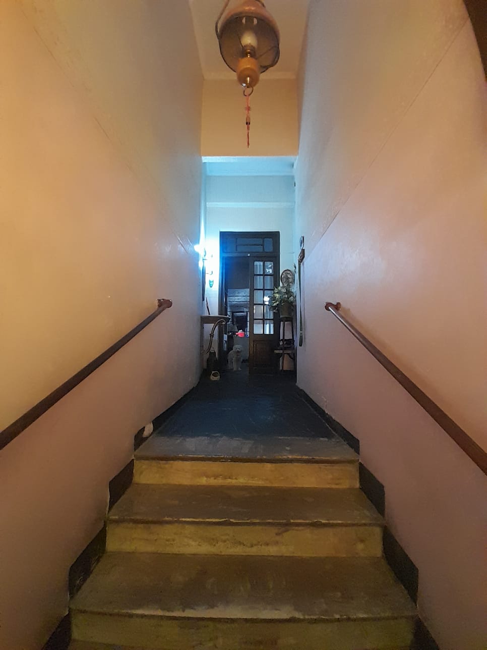 Frente paseo Guemes.. Casona en venta