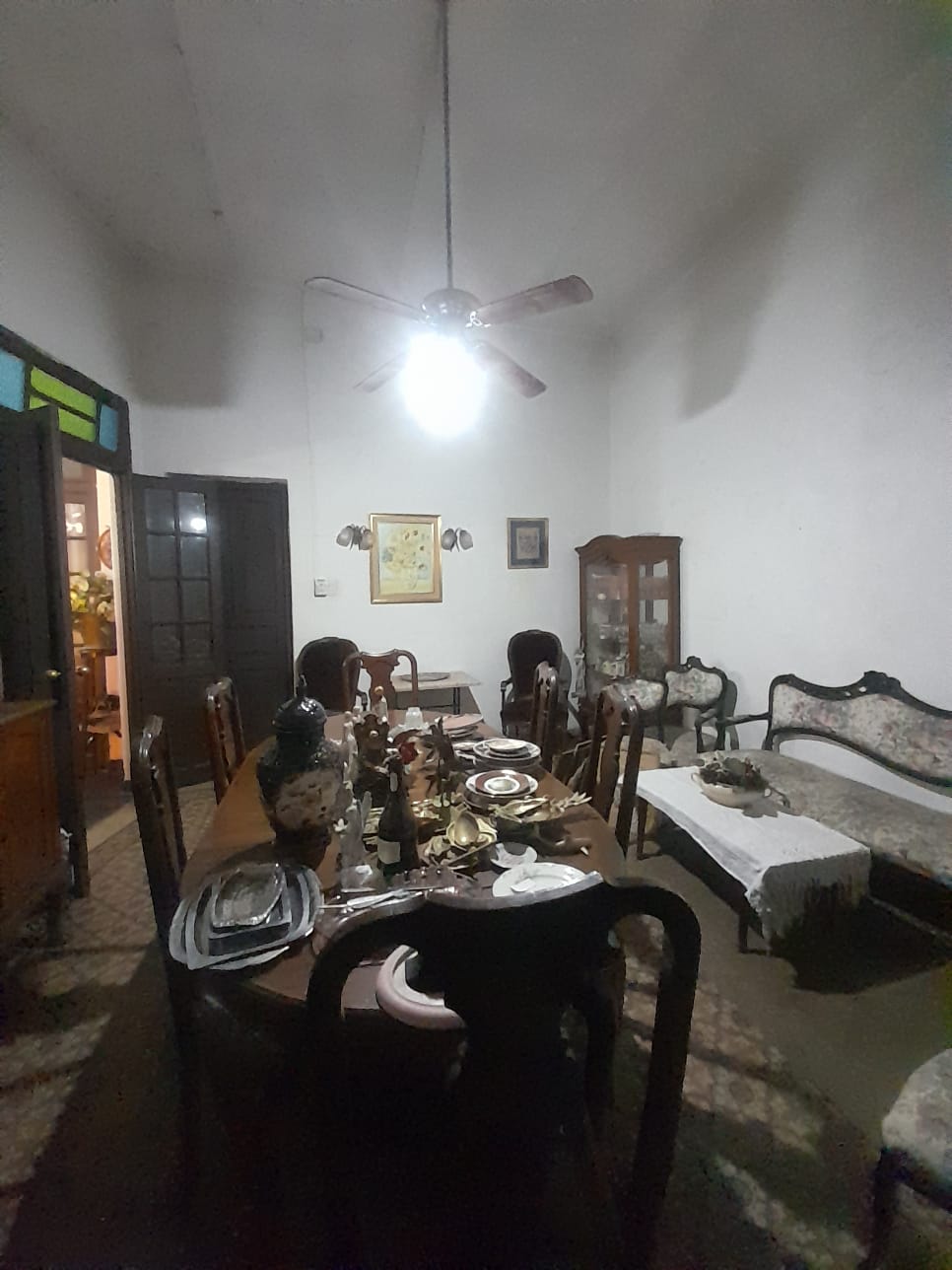 Frente paseo Guemes.. Casona en venta