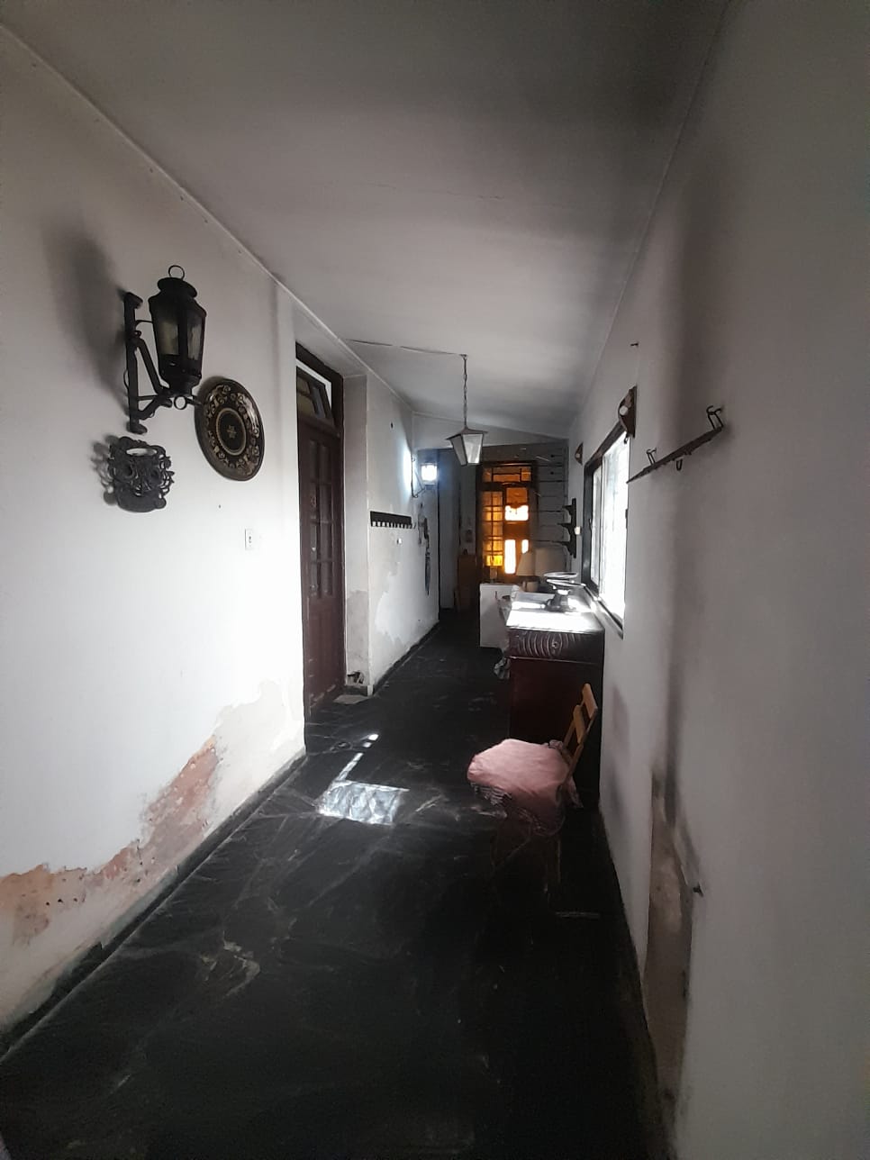 Frente paseo Guemes.. Casona en venta