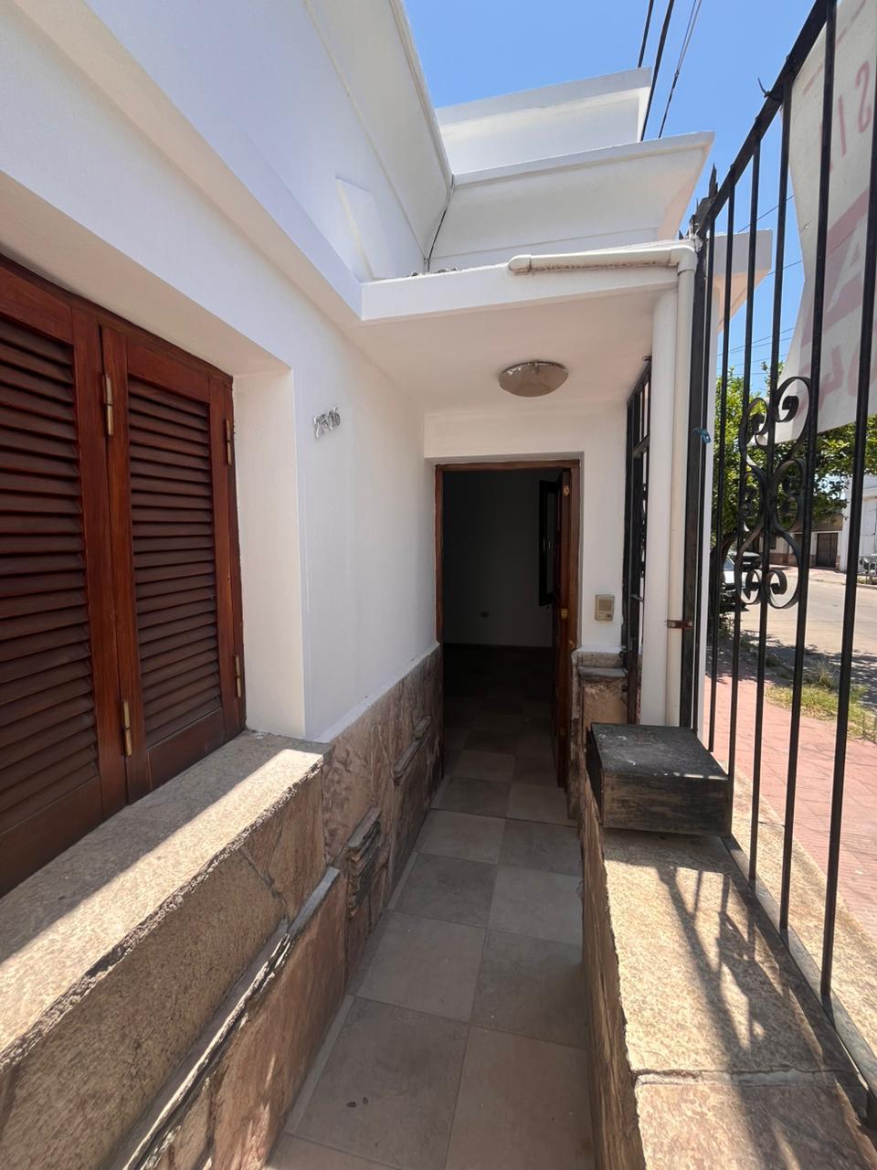 ALQUILER CASA 3 Dormitorios Patio Alberdi