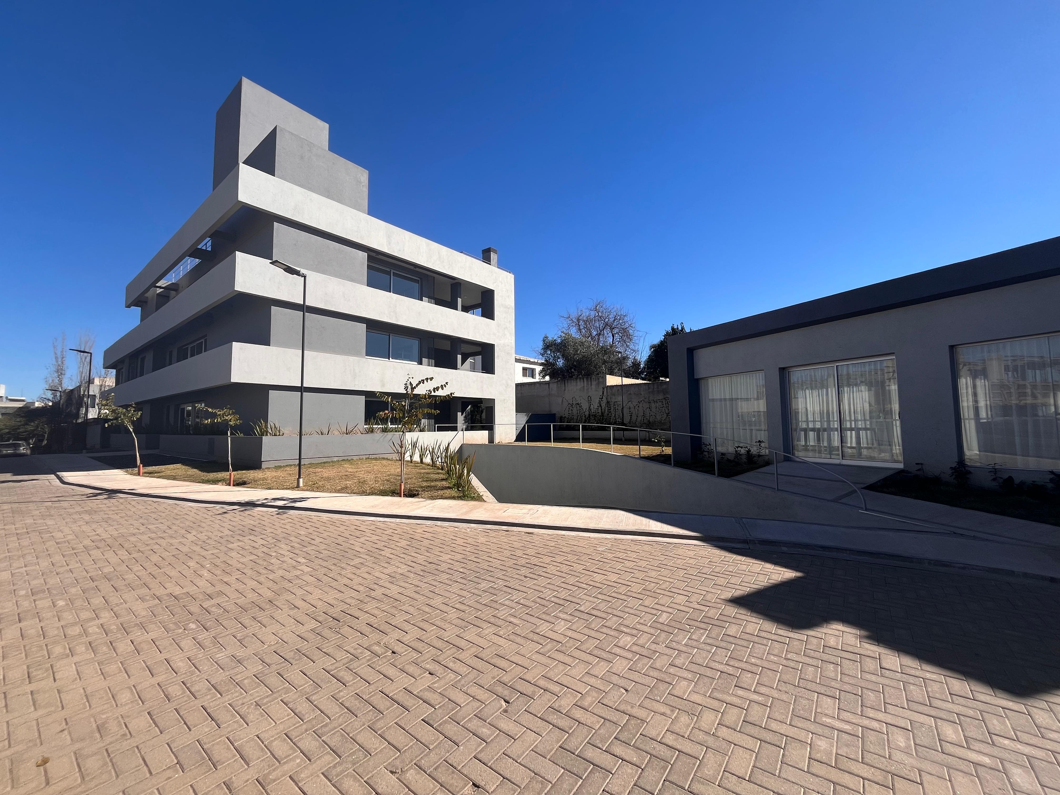 ALQUILER Depto 2 Dormitorios Cochera Housing ESTRENAR