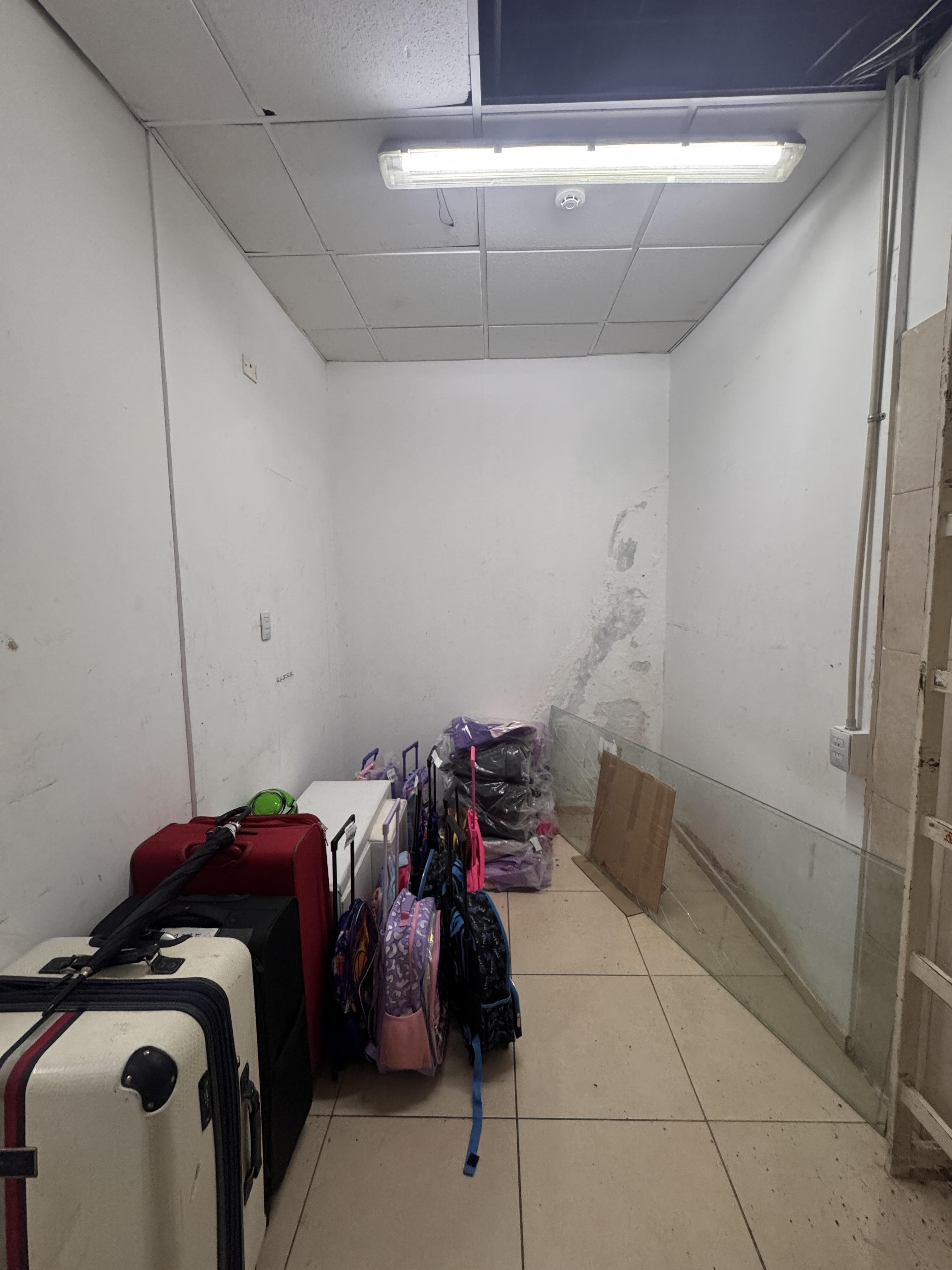 8 Metros De Vidriera En San Martín