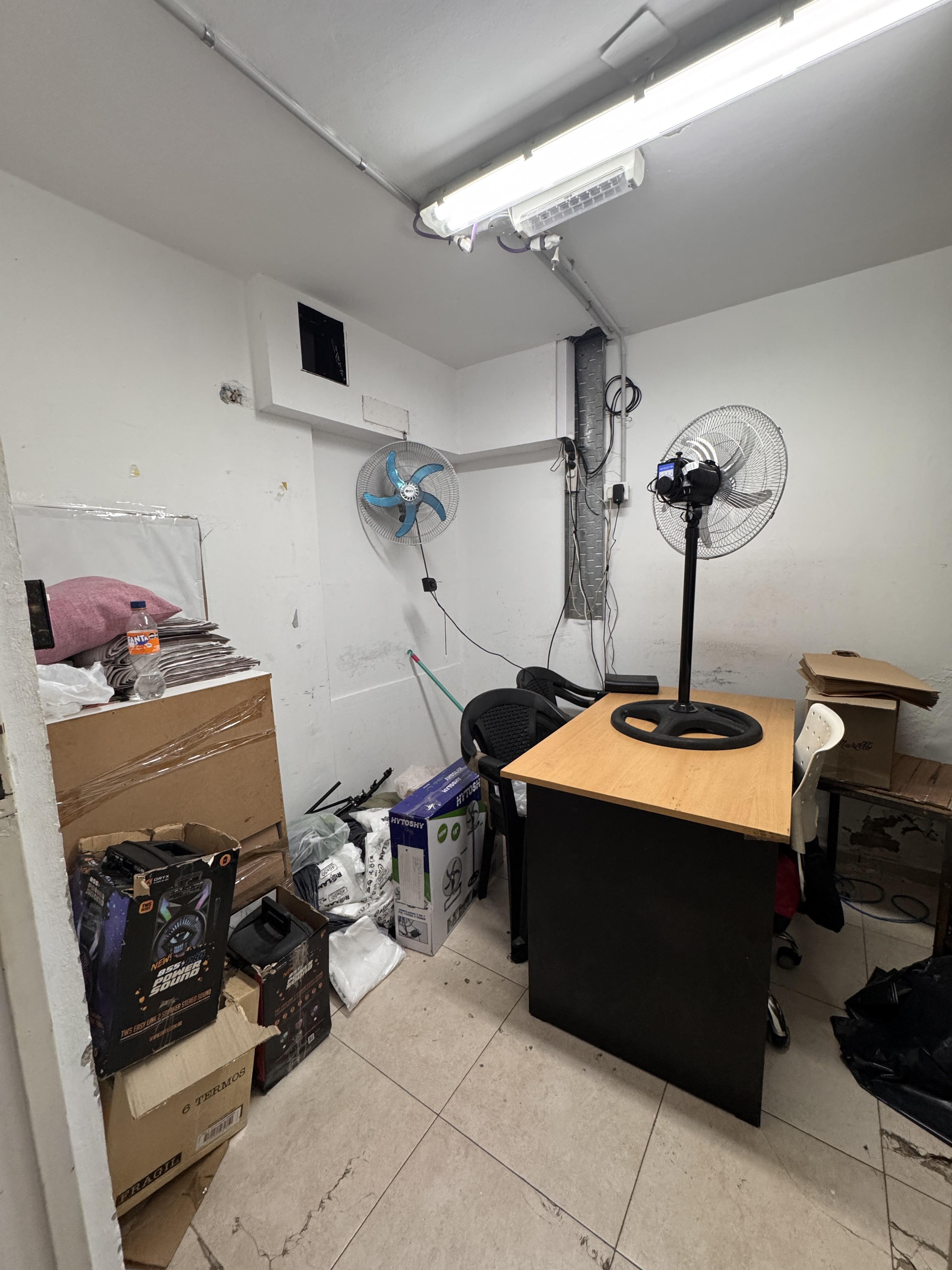 8 Metros De Vidriera En San Martín