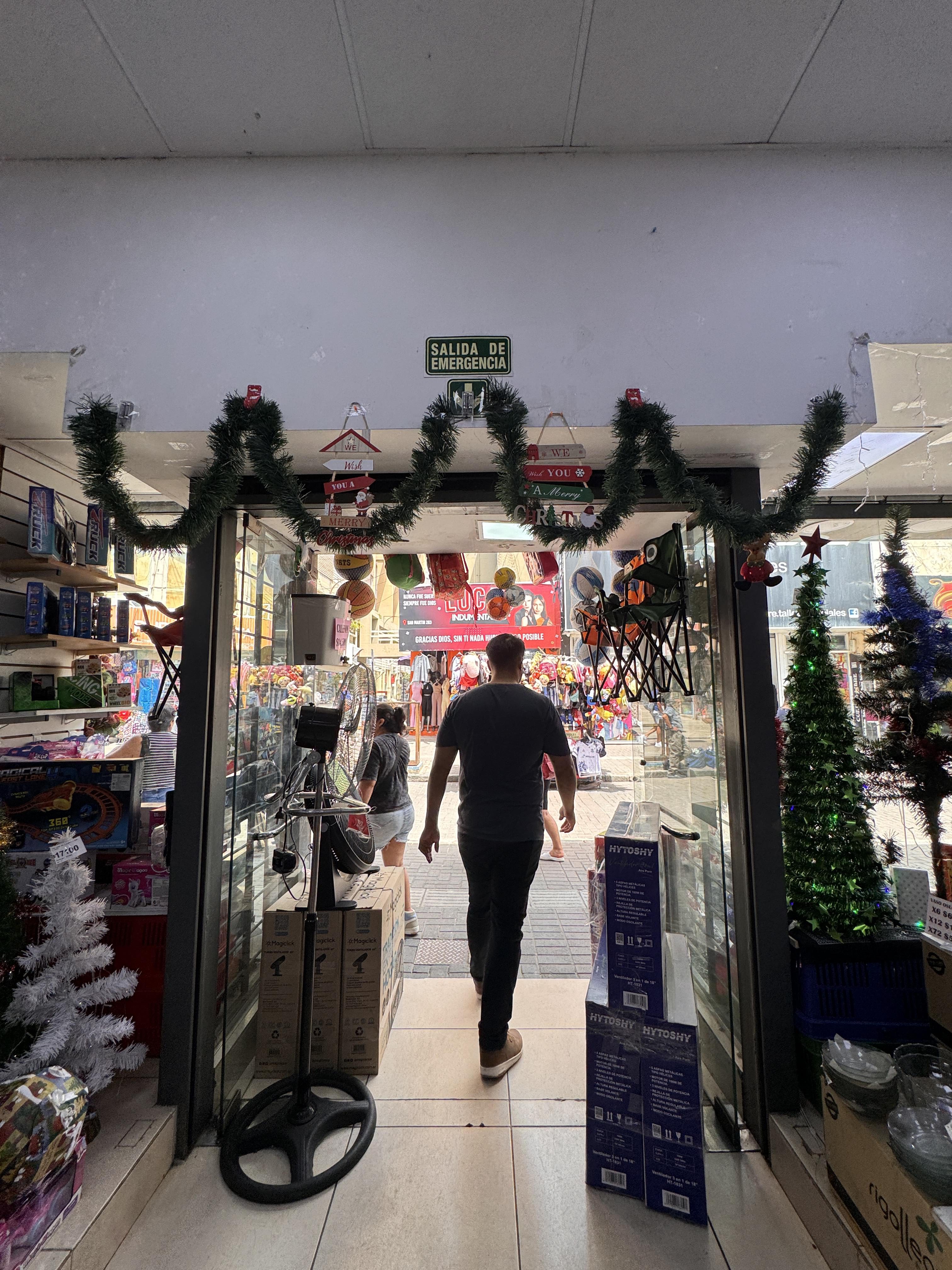 8 Metros De Vidriera En San Martín