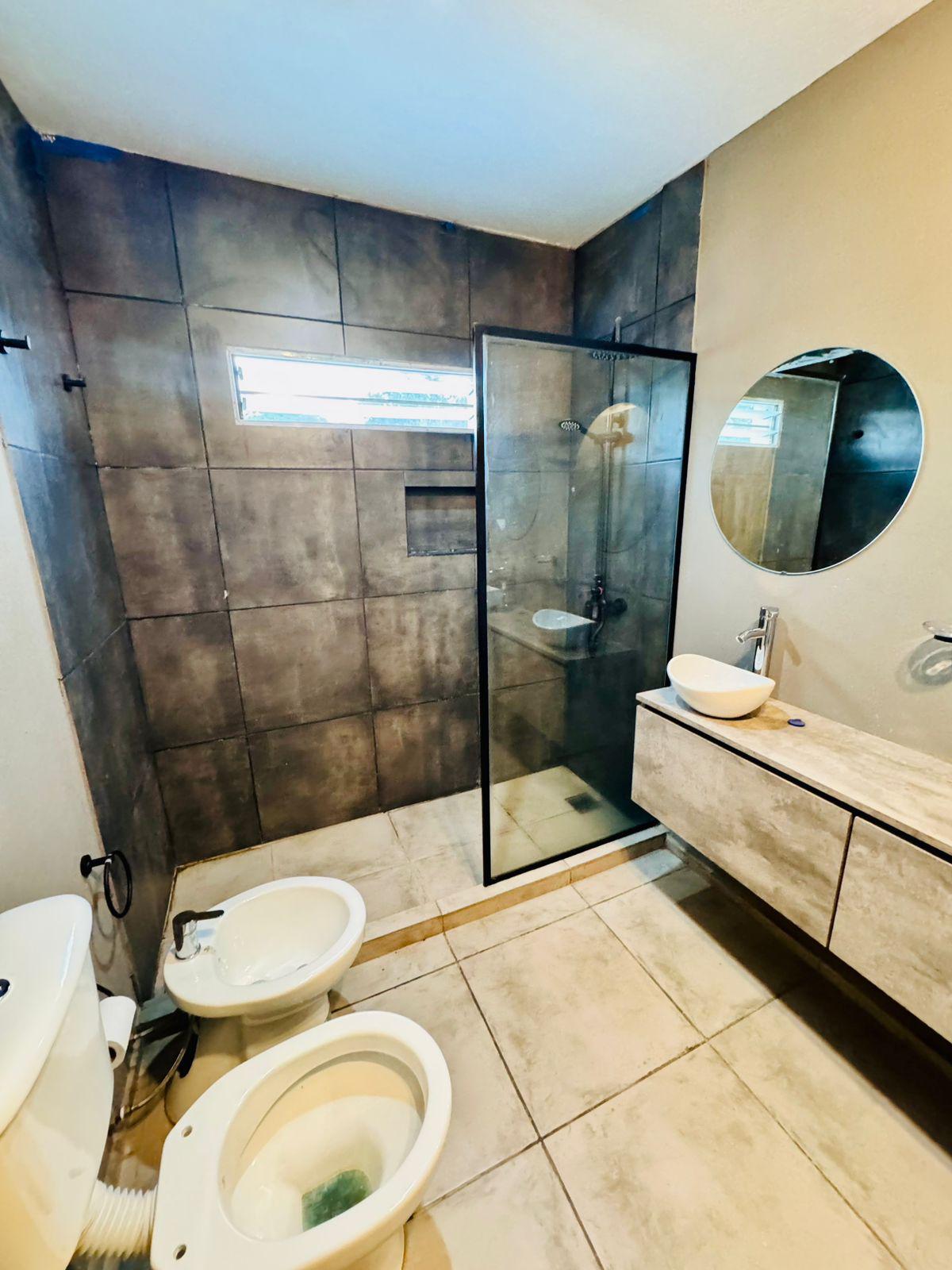 GMLPROPIEDADES ALQUILA CASA EN B VALLE ALEGRE