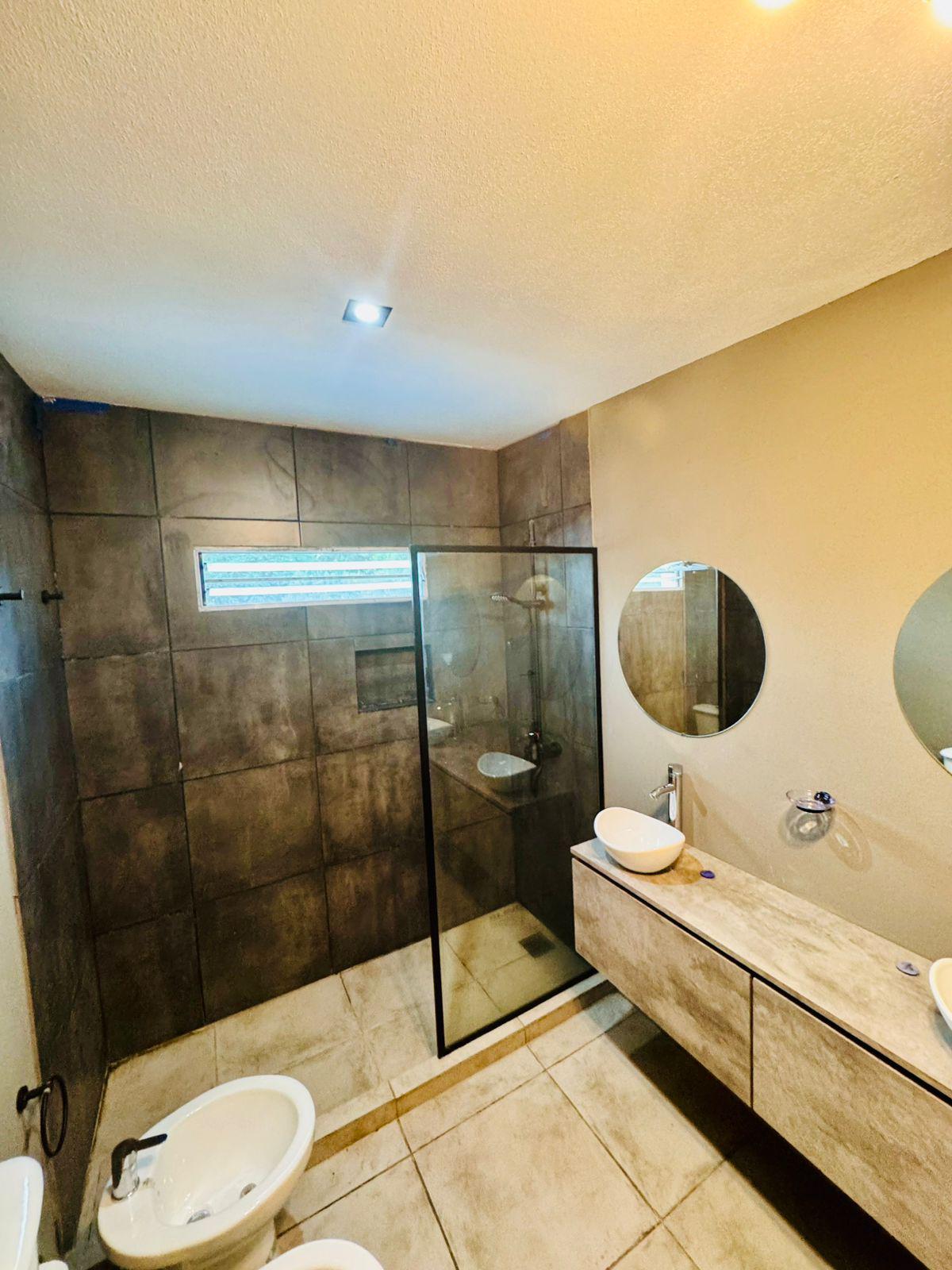 GMLPROPIEDADES ALQUILA CASA EN B VALLE ALEGRE