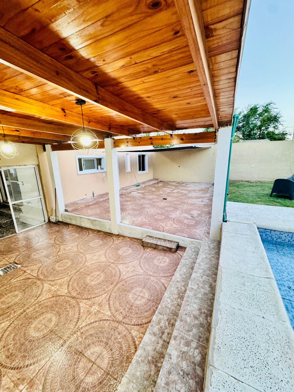 GMLPROPIEDADES ALQUILA CASA EN B VALLE ALEGRE