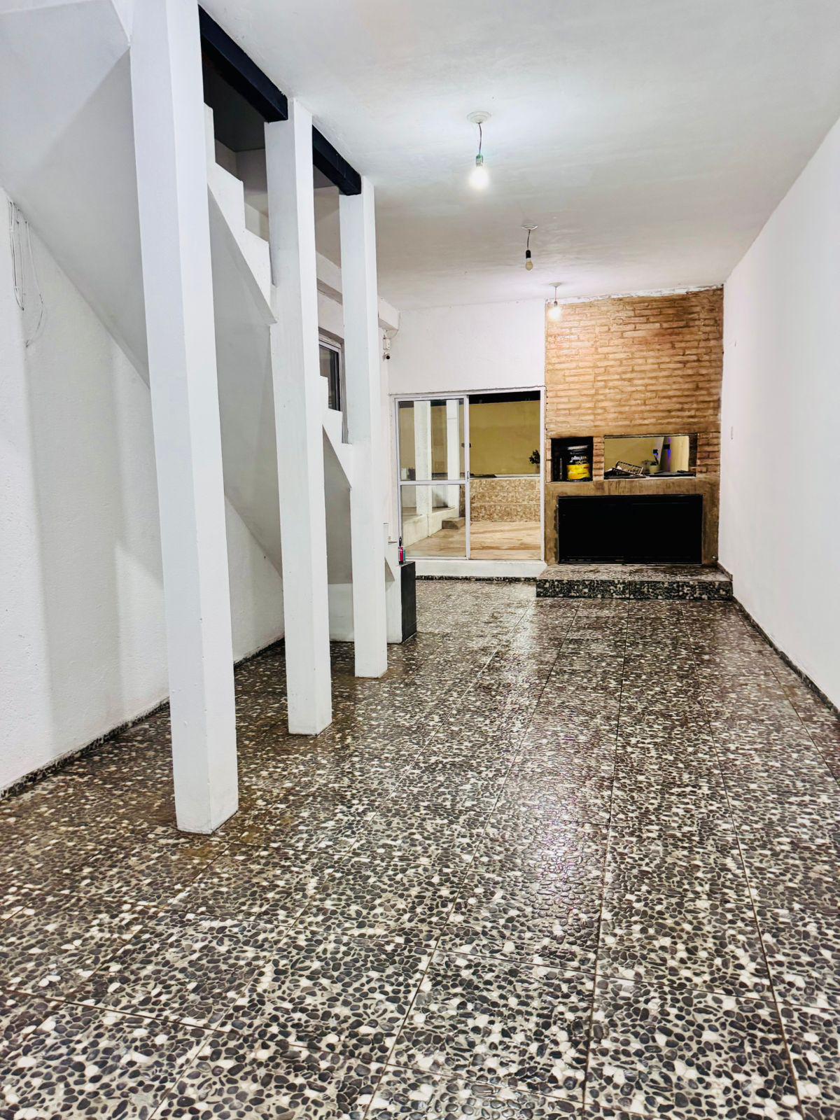 GMLPROPIEDADES ALQUILA CASA EN B VALLE ALEGRE