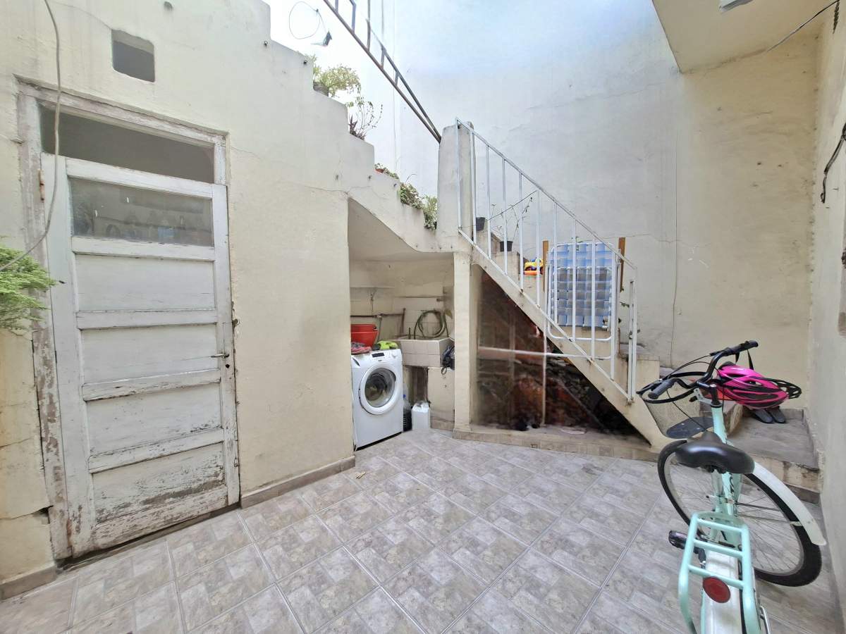 VENTA CASA 4 DORMITORIOS ALBERDI