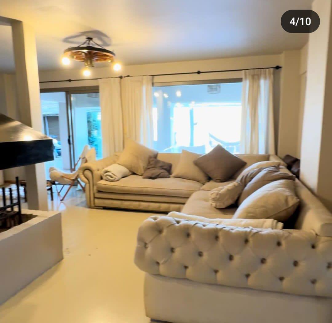 Casa de categoria en venta en Villa Lago Azul con Bajada al Lago
