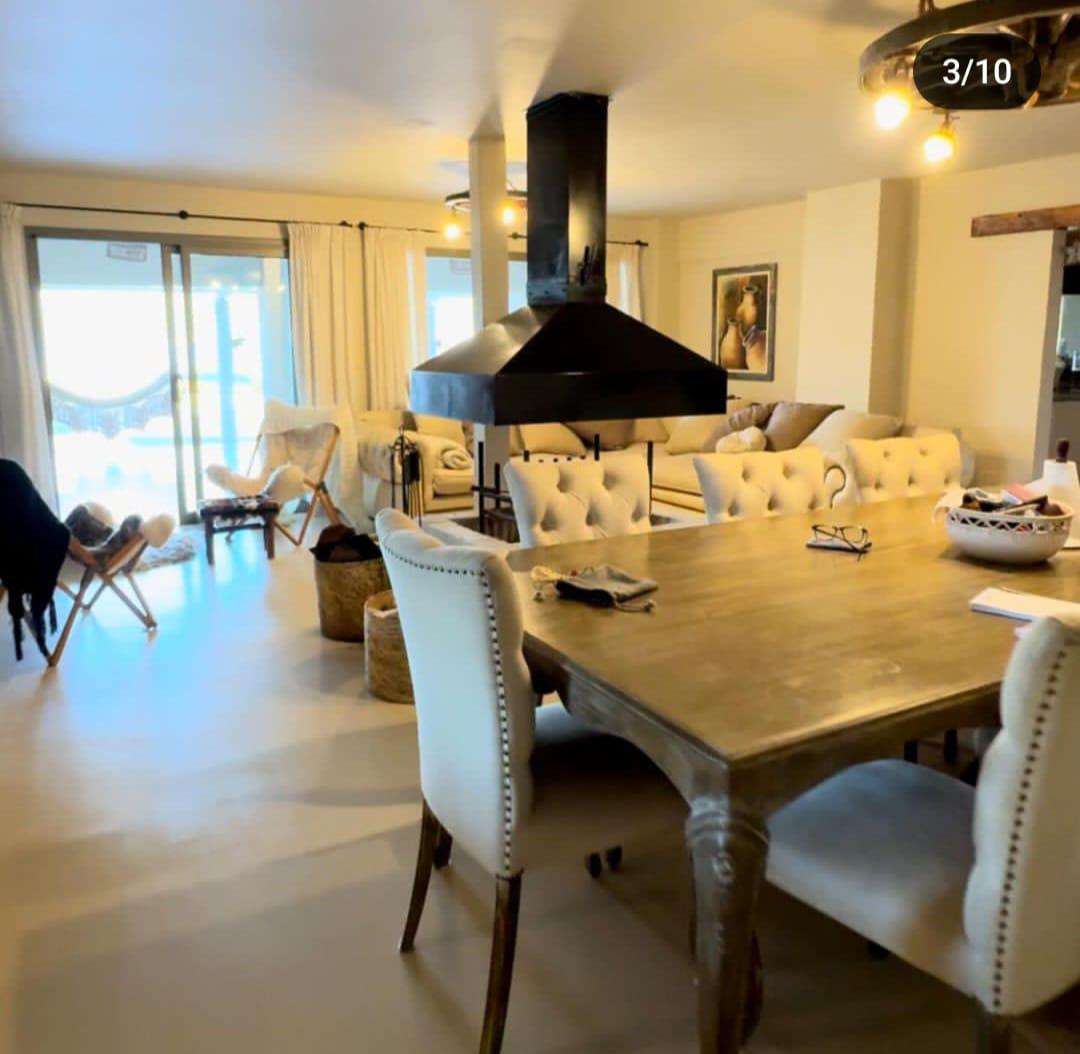 Casa de categoria en venta en Villa Lago Azul con Bajada al Lago