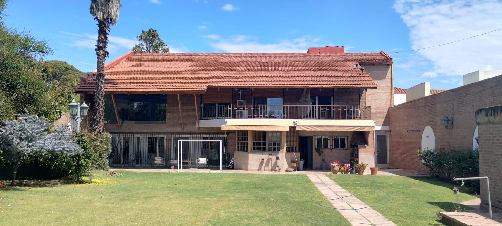 ALQUILER CERRO DE LAS ROSAS PARA VIVIENDA E IDEAL PARA USO COMERCIAL