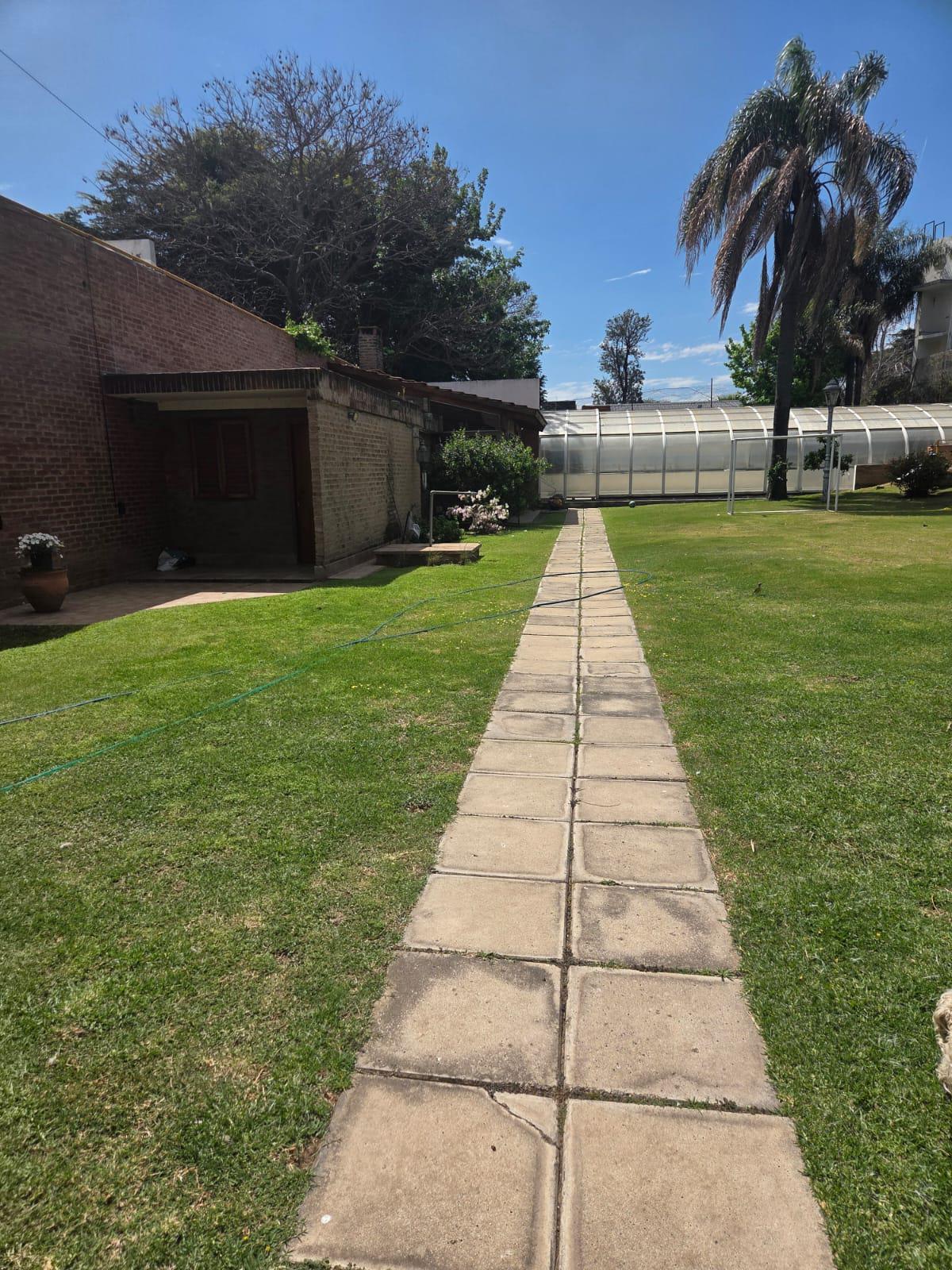 ALQUILER CERRO DE LAS ROSAS PARA VIVIENDA E IDEAL PARA USO COMERCIAL