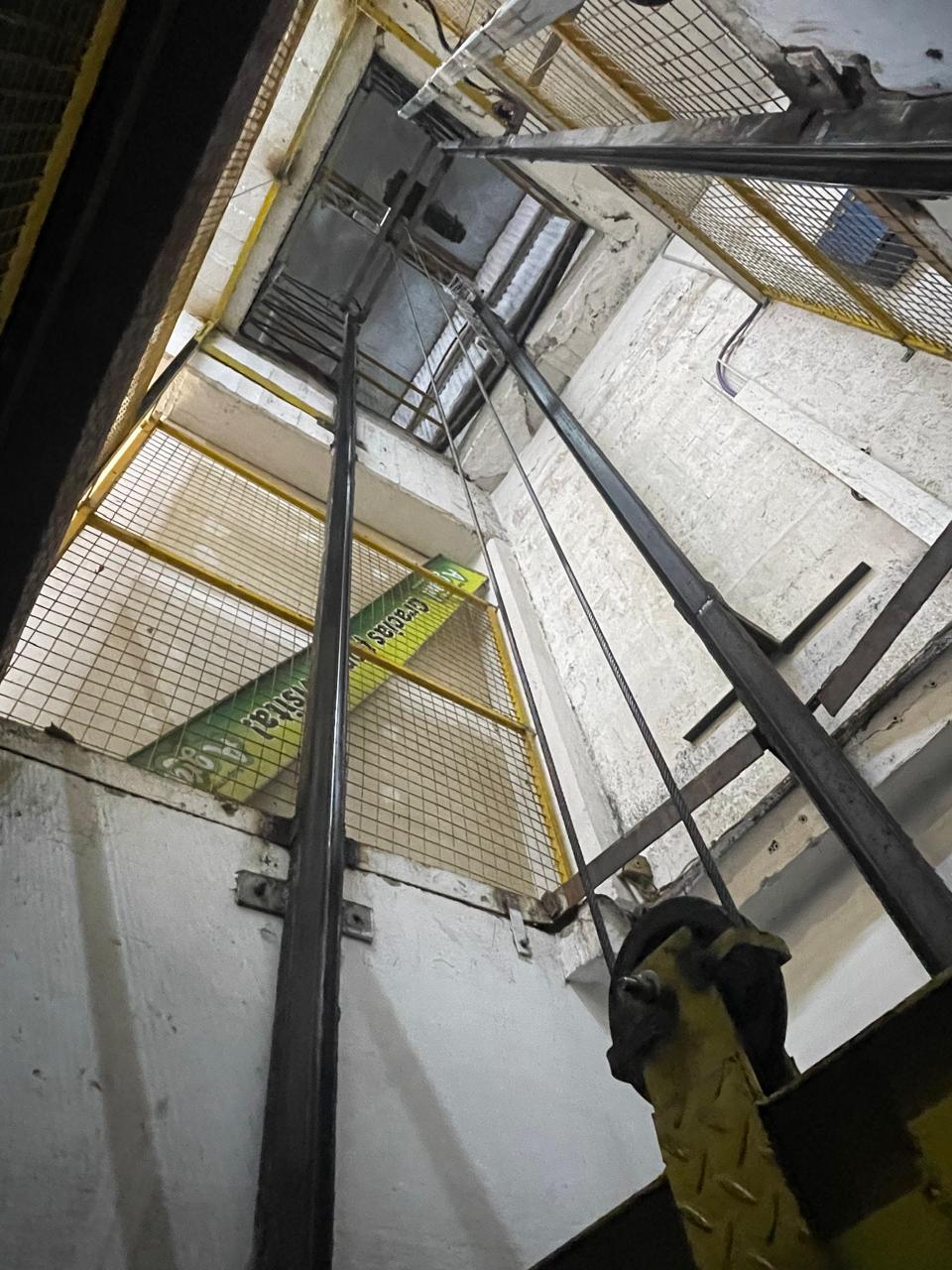 ¡OPORTUNIDAD ÚNICA! ALQUILAMOS  Ex Supermercado de 640m en Pleno Centro y Mercado Norte