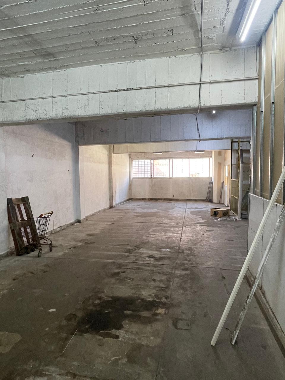 ¡OPORTUNIDAD ÚNICA! ALQUILAMOS  Ex Supermercado de 640m en Pleno Centro y Mercado Norte