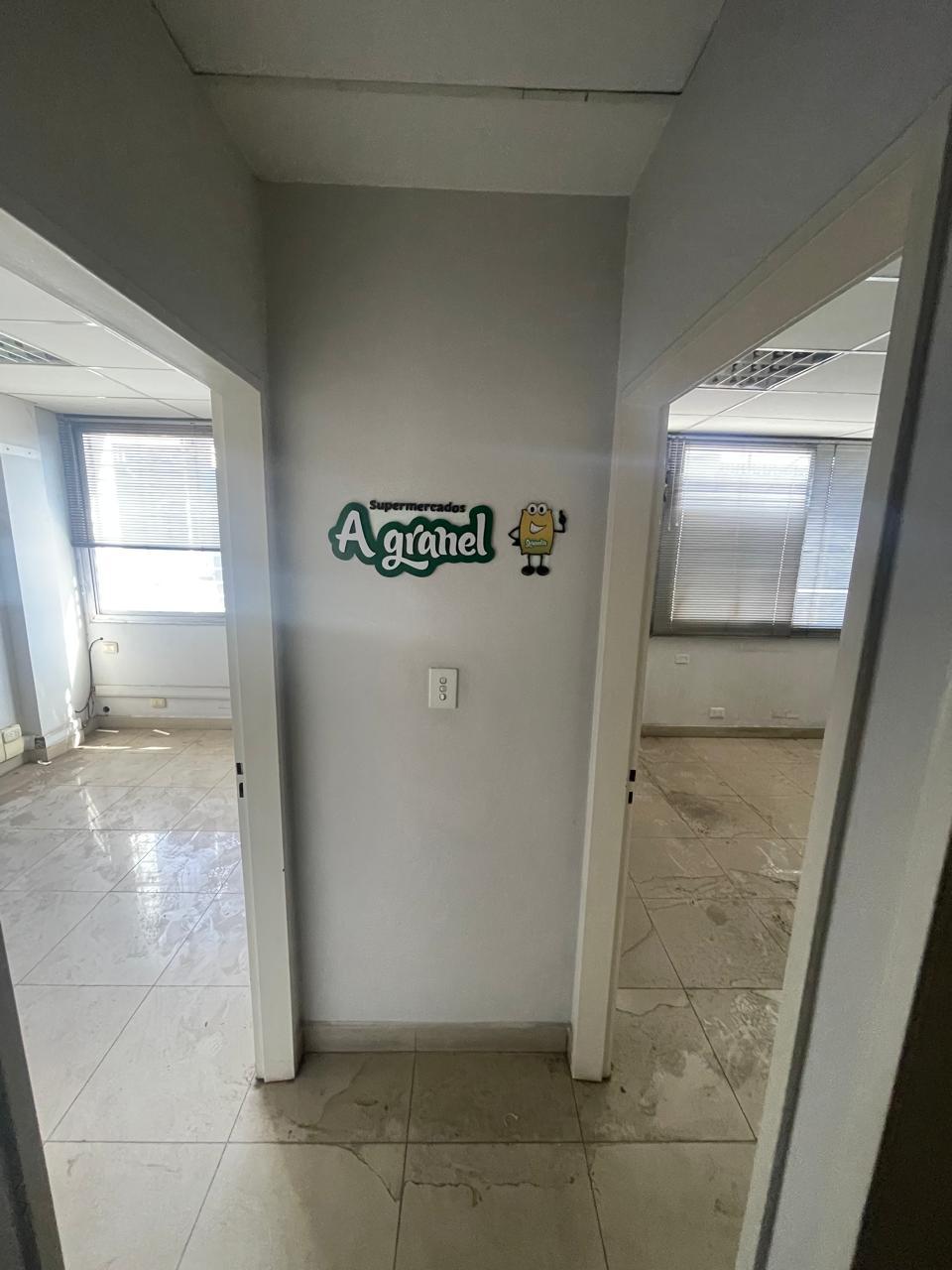 ¡OPORTUNIDAD ÚNICA! ALQUILAMOS  Ex Supermercado de 640m en Pleno Centro y Mercado Norte