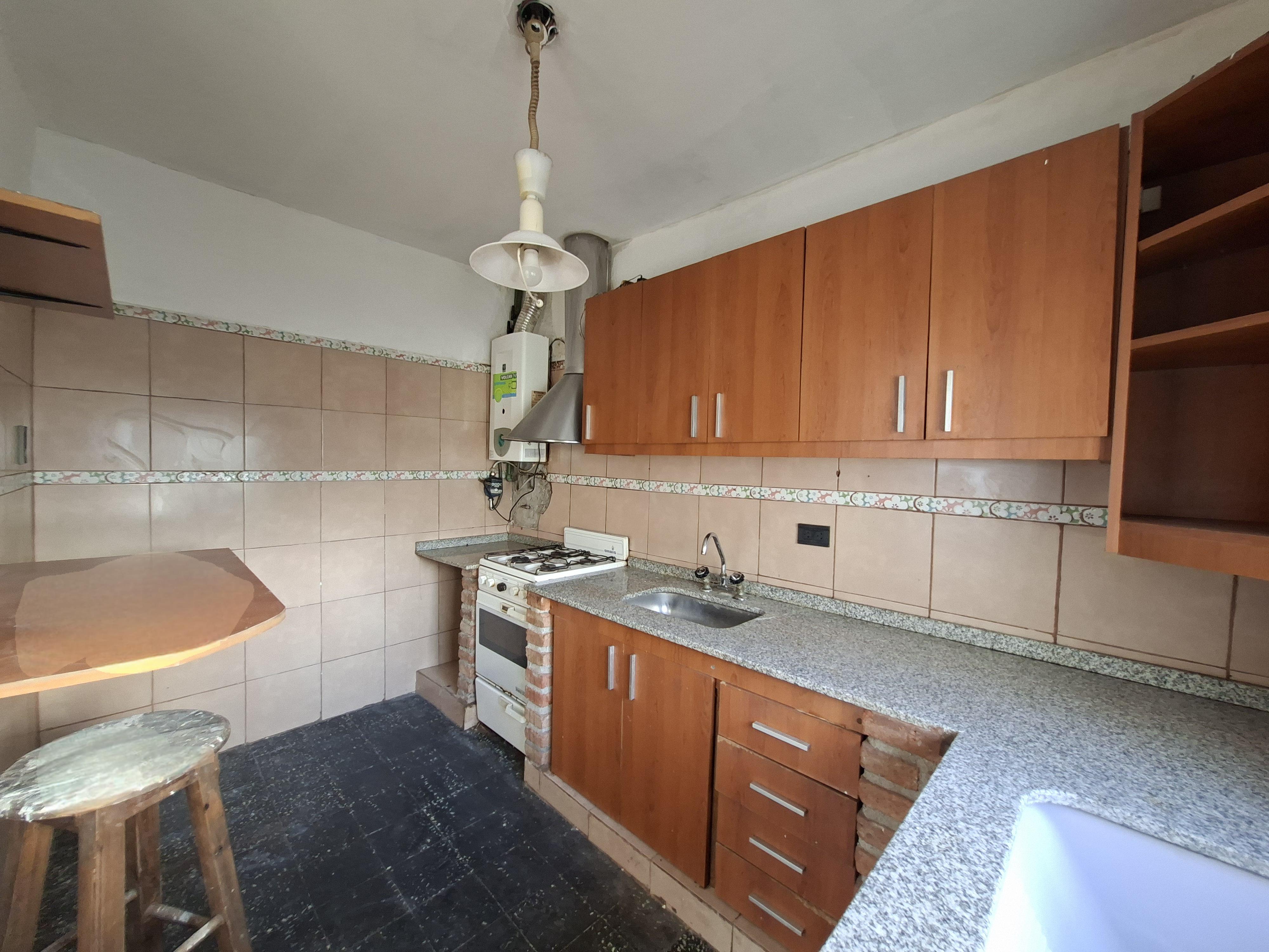 ALQUILER CASA DOS DORMITORIOS BARRIO JARDÍN