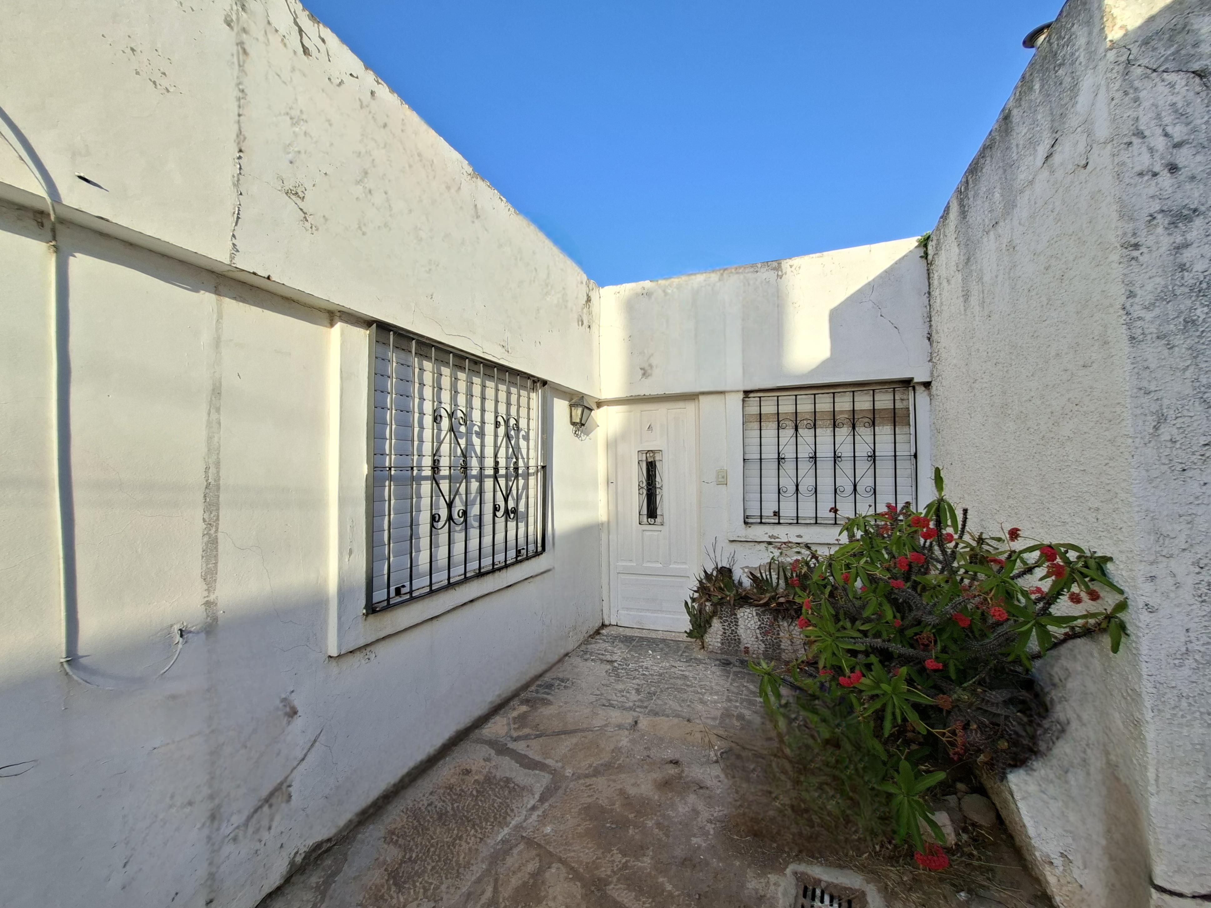 ALQUILER CASA DOS DORMITORIOS BARRIO JARDÍN